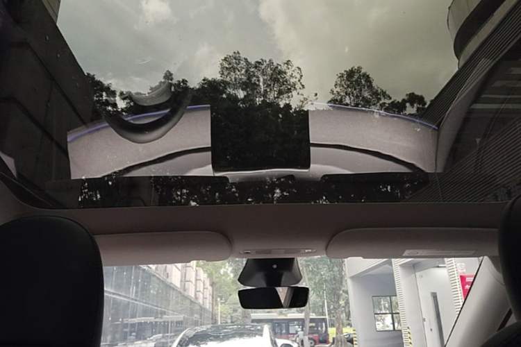 Used Tesla Model Y 2024 Rear-Wheel-Drive Version Headliner