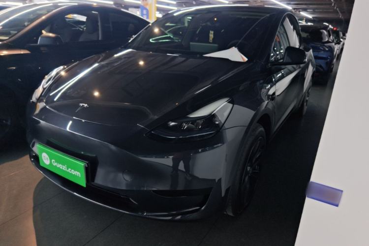 Tesla Model Y 2024 Rear-Wheel-Drive Version