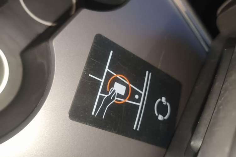 Used Tesla Model Y 2024 Rear-Wheel-Drive Version Interior 1