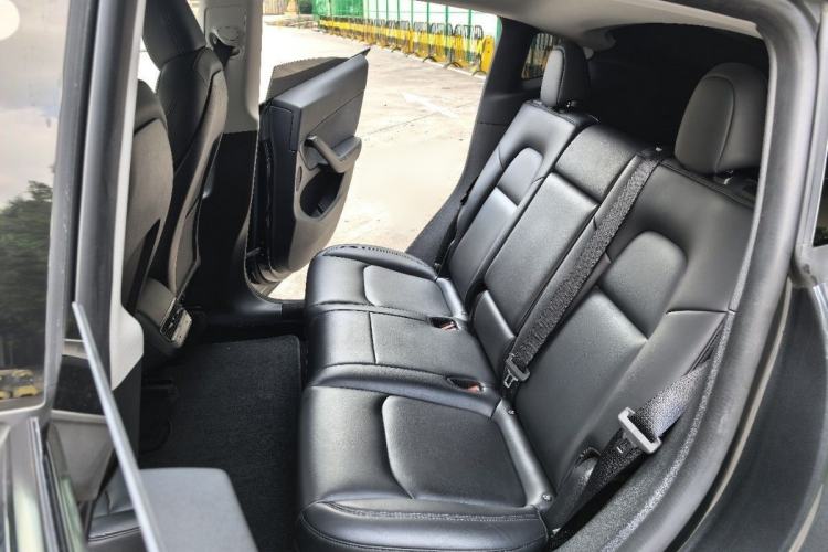 Used Tesla Model Y 2024 Rear-Wheel-Drive Version Interior 1