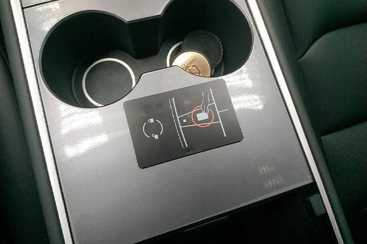 Used Tesla Model Y 2024 Rear-Wheel-Drive Version Interior 1