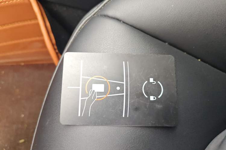 Used Tesla Model Y 2024 Rear-Wheel-Drive Version Interior 1