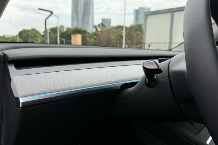 Used Tesla Model Y 2024 Rear-Wheel-Drive Version Interior 1
