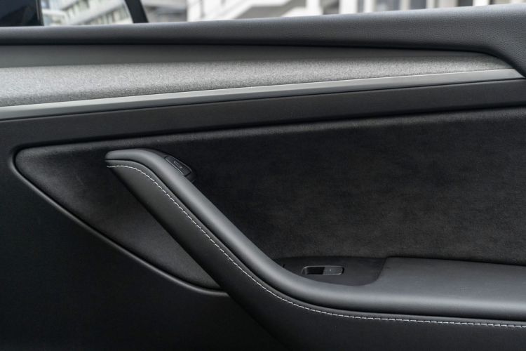 Used Tesla Model Y 2024 Rear-Wheel-Drive Version Interior 1