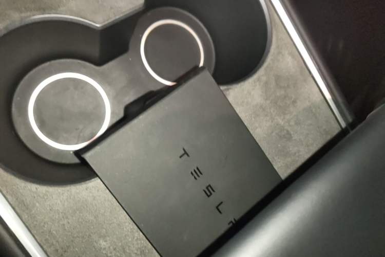 Used Tesla Model Y 2024 Long-Range All-Wheel-Drive Version Interior 1