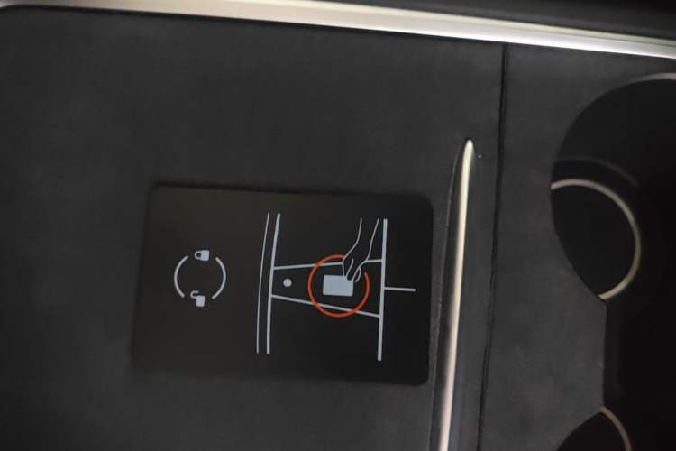 Used Tesla Model Y 2024 Rear-Wheel-Drive Version Interior 1