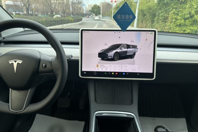 Used Tesla Model Y 2024 Rear-Wheel-Drive Version Interior 1