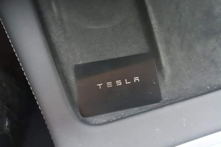 Used Tesla Model Y 2024 Rear-Wheel-Drive Version Interior 1