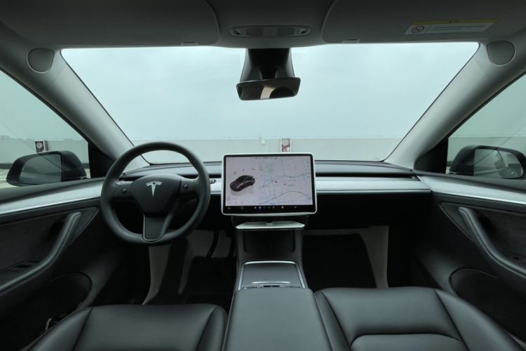 Used Tesla Model Y 2024 Rear-Wheel-Drive Version Interior 1