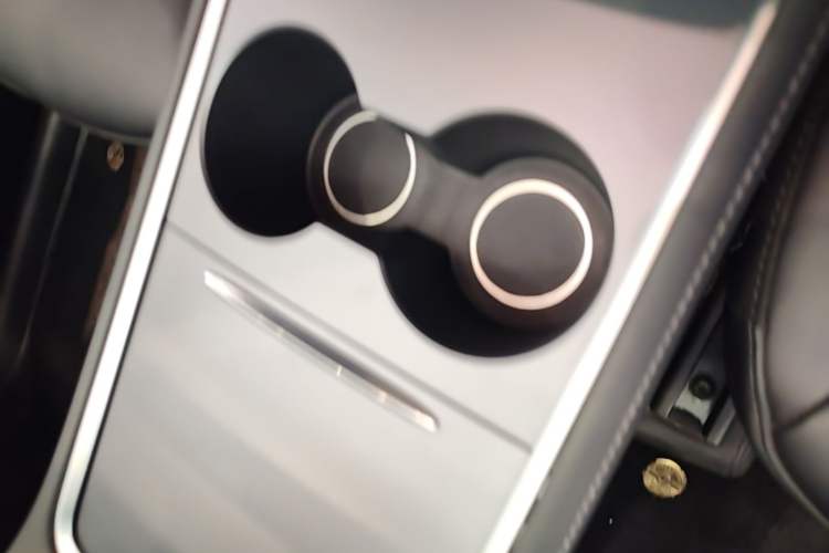 Used Tesla Model Y 2024 Rear-Wheel-Drive Version Interior 1