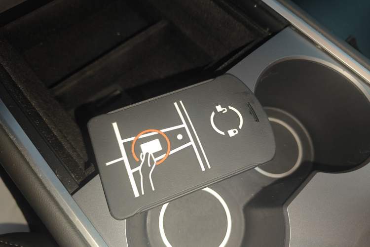 Used Tesla Model Y 2024 Rear-Wheel-Drive Version Interior 1