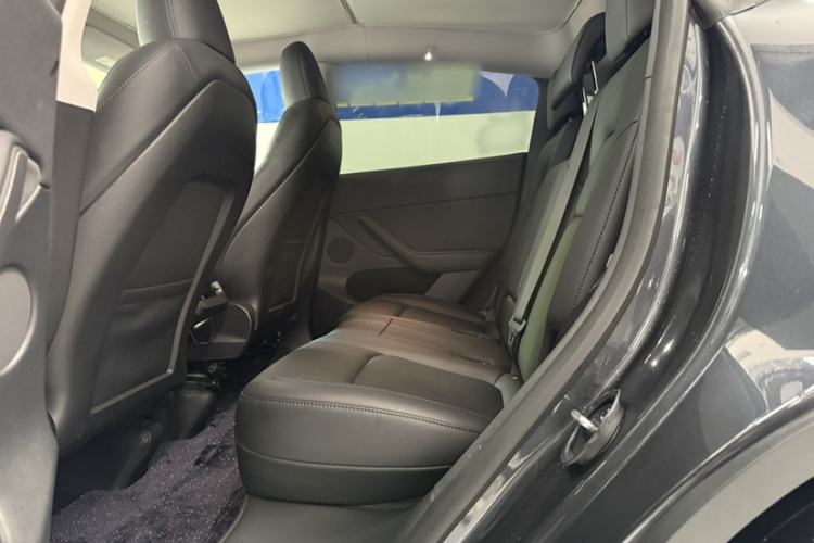 Used Tesla Model Y 2024 Rear-Wheel-Drive Version Interior 1
