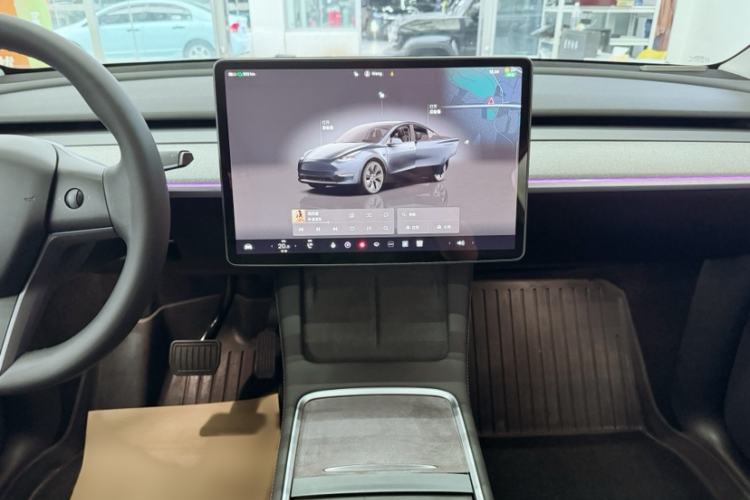 Used Tesla Model Y 2024 Long-Range All-Wheel-Drive Version Interior 10