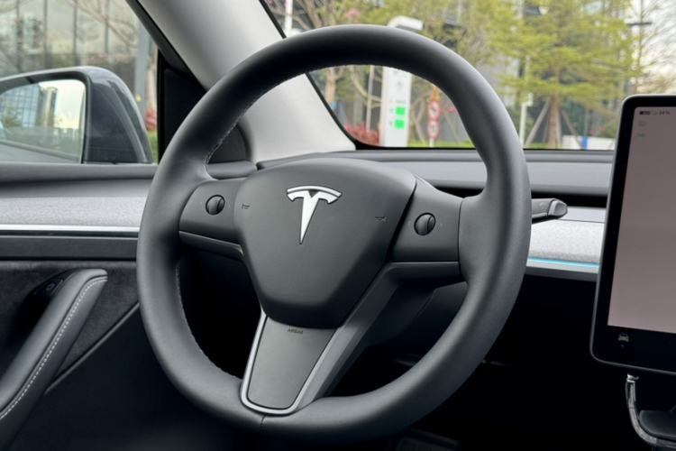 Used Tesla Model Y 2024 Rear-Wheel-Drive Version Interior 10