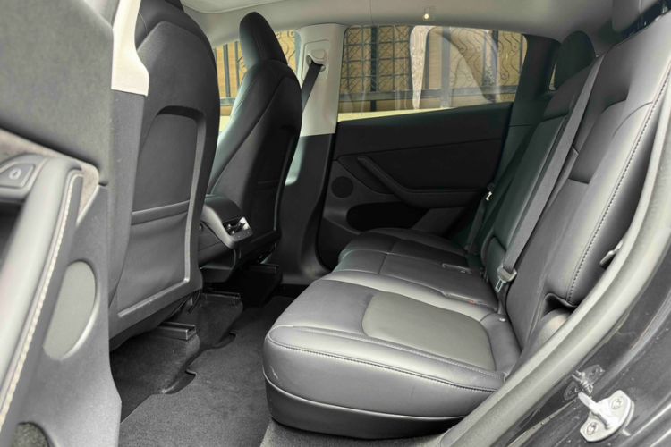 Used Tesla Model Y 2024 Rear-Wheel-Drive Version Interior 10