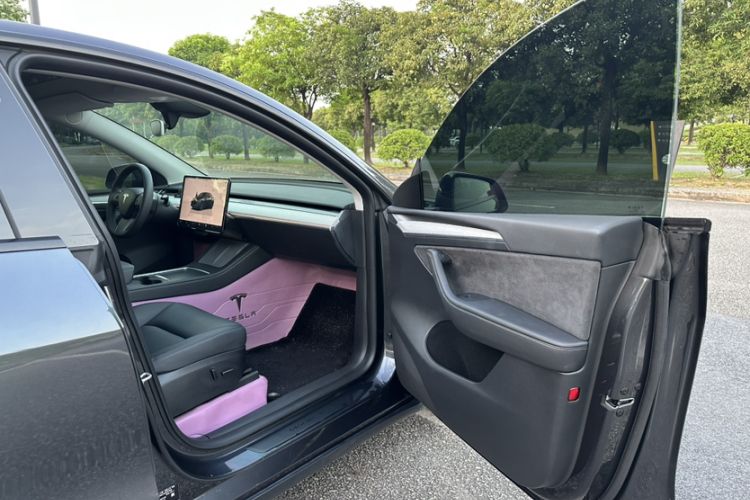 Used Tesla Model Y 2024 Rear-Wheel-Drive Version Interior 10