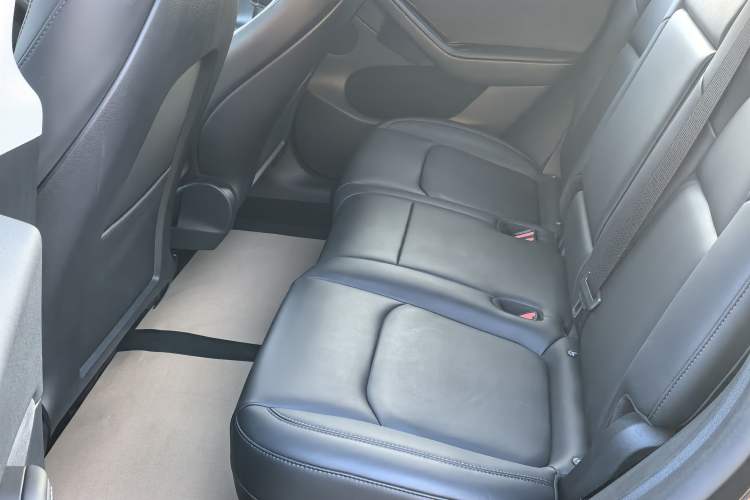 Used Tesla Model Y 2024 Rear-Wheel-Drive Version Interior 2