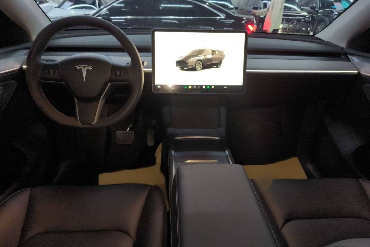 Used Tesla Model Y 2024 Rear-Wheel-Drive Version Interior 2
