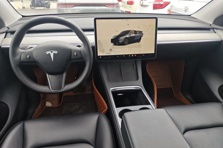 Used Tesla Model Y 2024 Rear-Wheel-Drive Version Interior 2