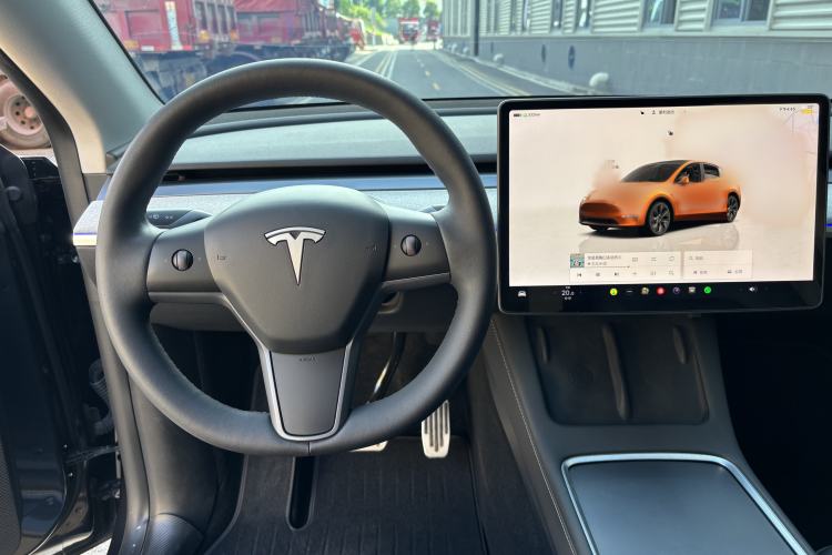 Used Tesla Model Y 2024 Rear-Wheel-Drive Version Interior 2