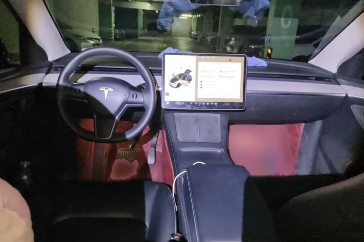 Used Tesla Model Y 2024 Rear-Wheel-Drive Version Interior 2