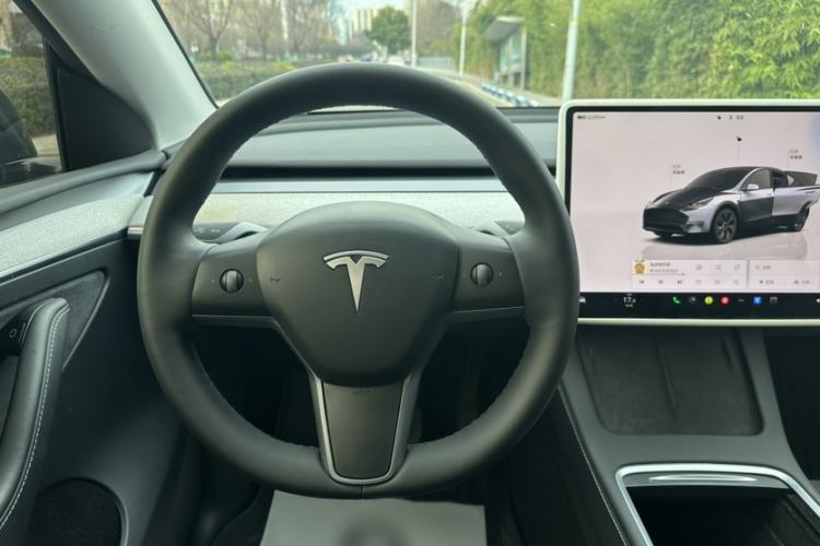 Used Tesla Model Y 2024 Rear-Wheel-Drive Version Interior 2