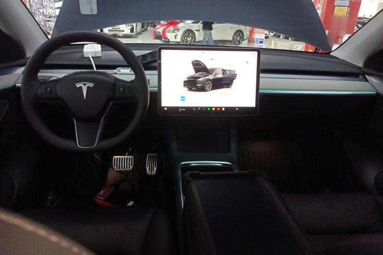 Used Tesla Model Y 2024 Rear-Wheel-Drive Version Interior 2