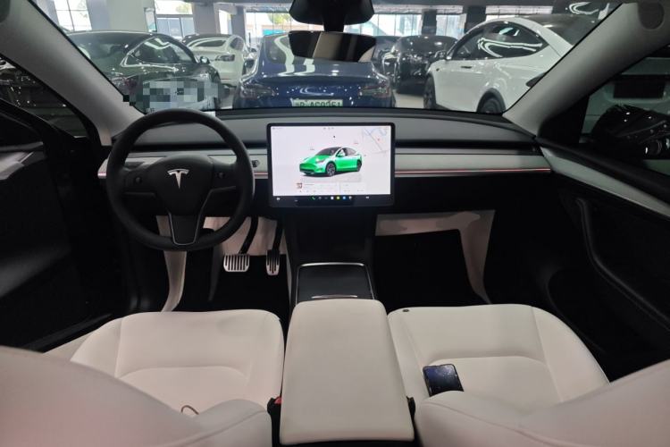 Used Tesla Model Y 2024 Rear-Wheel-Drive Version Interior 2