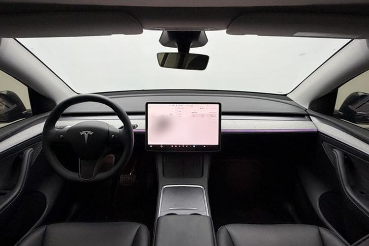Used Tesla Model Y 2024 Rear-Wheel-Drive Version Interior 2