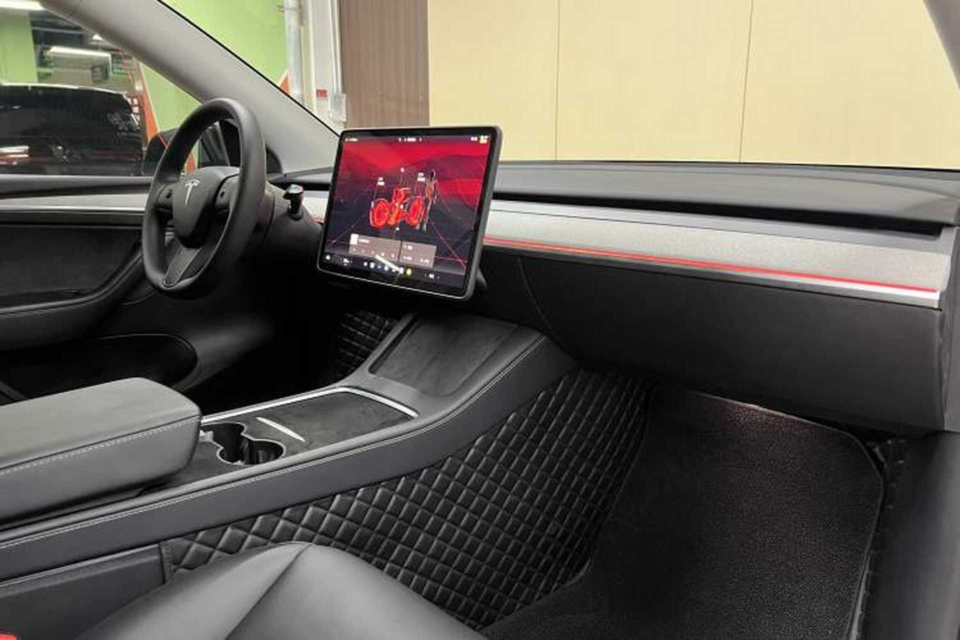 Used Tesla Model Y 2024 Long-Range All-Wheel-Drive Version Interior 3
