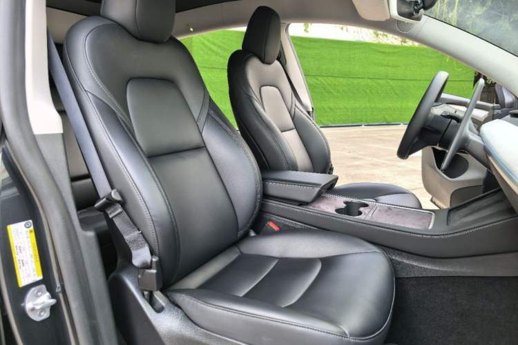 Used Tesla Model Y 2024 Rear-Wheel-Drive Version Interior 3