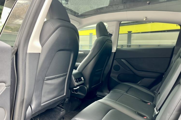 Used Tesla Model Y 2024 Rear-Wheel-Drive Version Interior 3