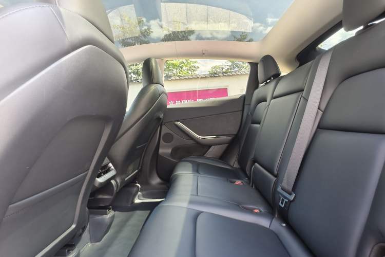 Used Tesla Model Y 2024 Rear-Wheel-Drive Version Interior 3