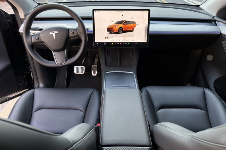 Used Tesla Model Y 2024 Rear-Wheel-Drive Version Interior 3