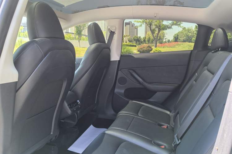 Used Tesla Model Y 2024 Rear-Wheel-Drive Version Interior 3