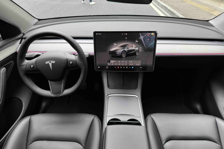 Used Tesla Model Y 2024 Rear-Wheel-Drive Version Interior 3