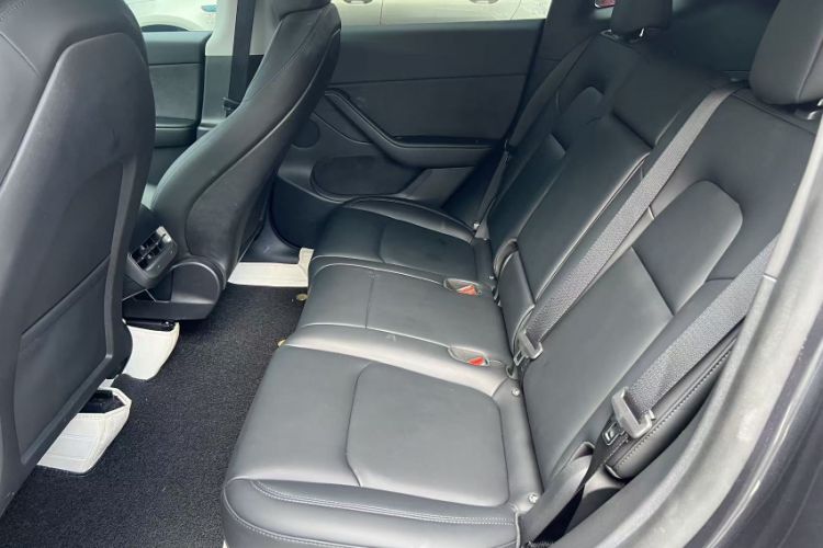 Used Tesla Model Y 2024 Rear-Wheel-Drive Version Interior 3