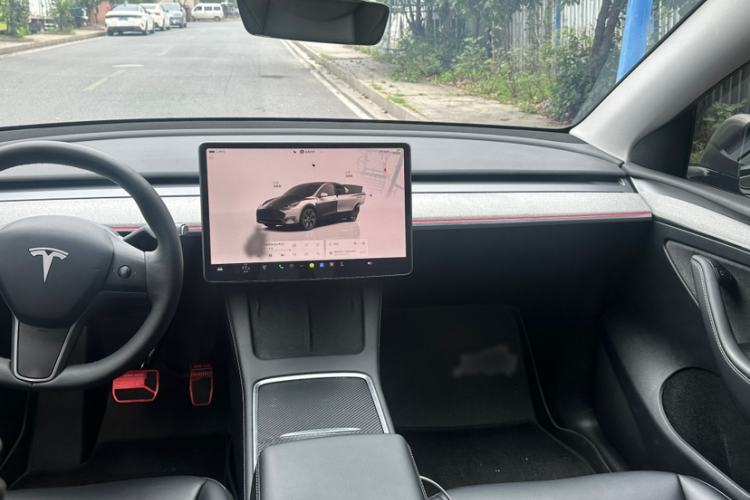Used Tesla Model Y 2024 Rear-Wheel-Drive Version Interior 3
