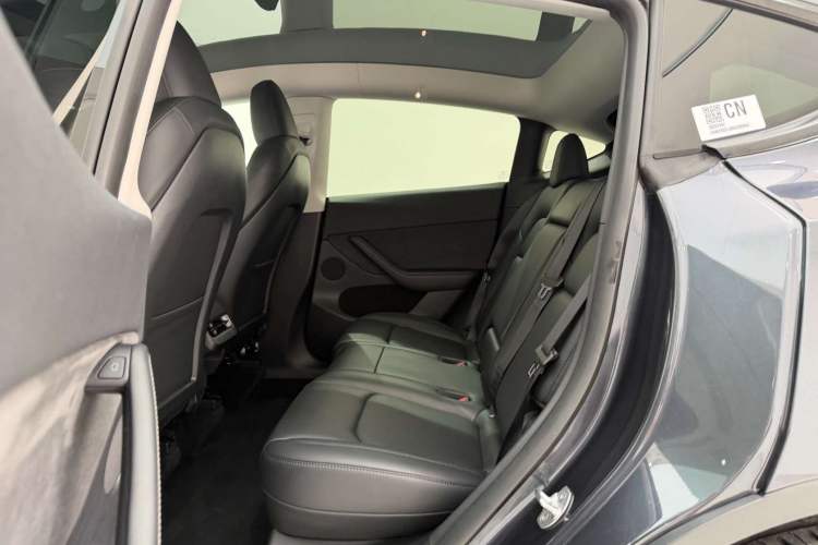 Used Tesla Model Y 2024 Rear-Wheel-Drive Version Interior 3
