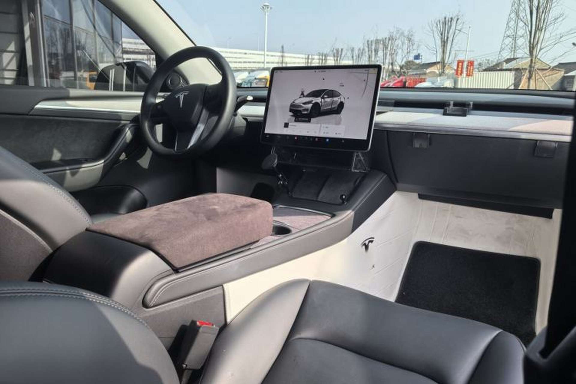 Used Tesla Model Y 2024 Rear-Wheel-Drive Version Interior 3