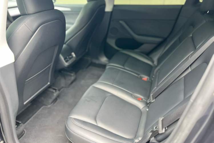 Used Tesla Model Y 2024 Rear-Wheel-Drive Version Interior 3