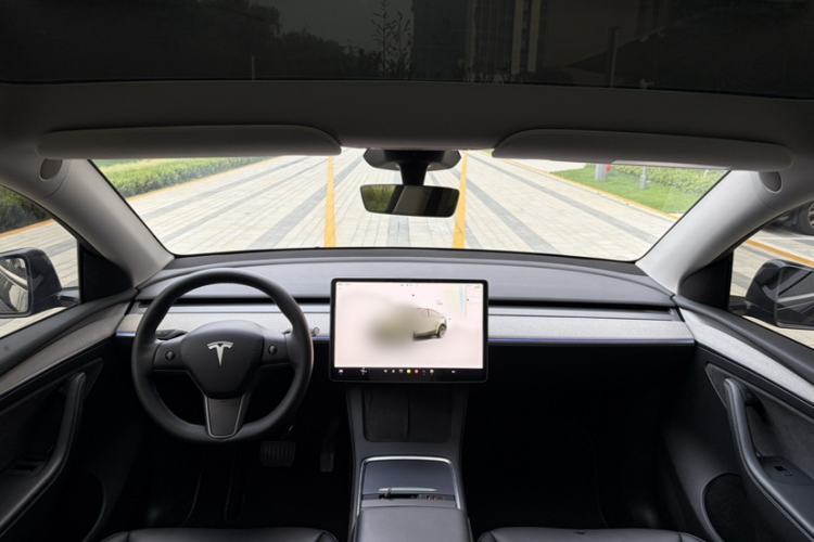 Used Tesla Model Y 2024 Rear-Wheel-Drive Version Interior 3