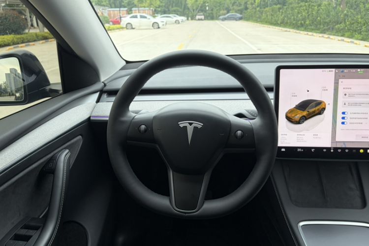 Used Tesla Model Y 2024 Rear-Wheel-Drive Version Interior 3
