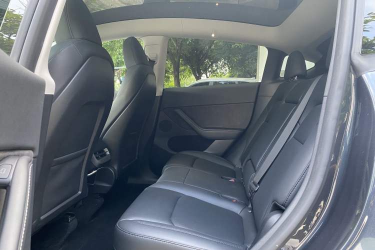 Used Tesla Model Y 2024 Rear-Wheel-Drive Version Interior 3