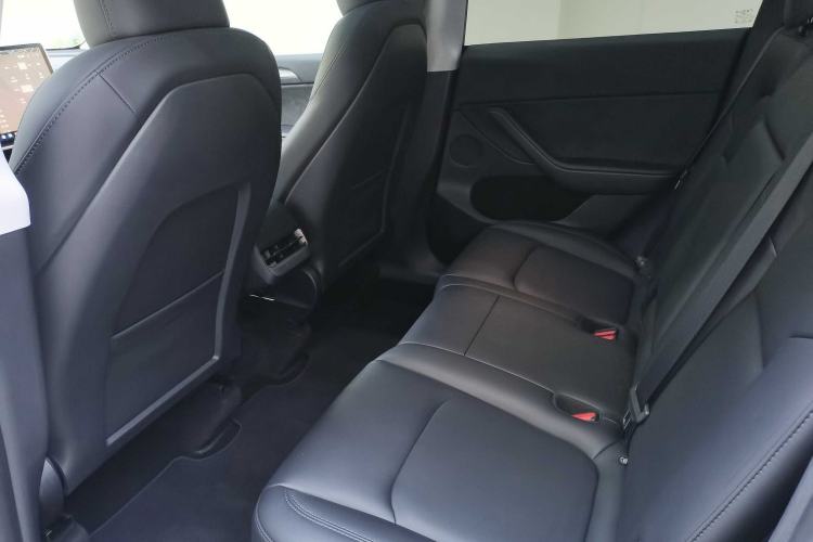 Used Tesla Model Y 2024 Rear-Wheel-Drive Version Interior 4