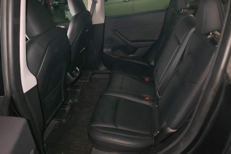 Used Tesla Model Y 2024 Rear-Wheel-Drive Version Interior 4