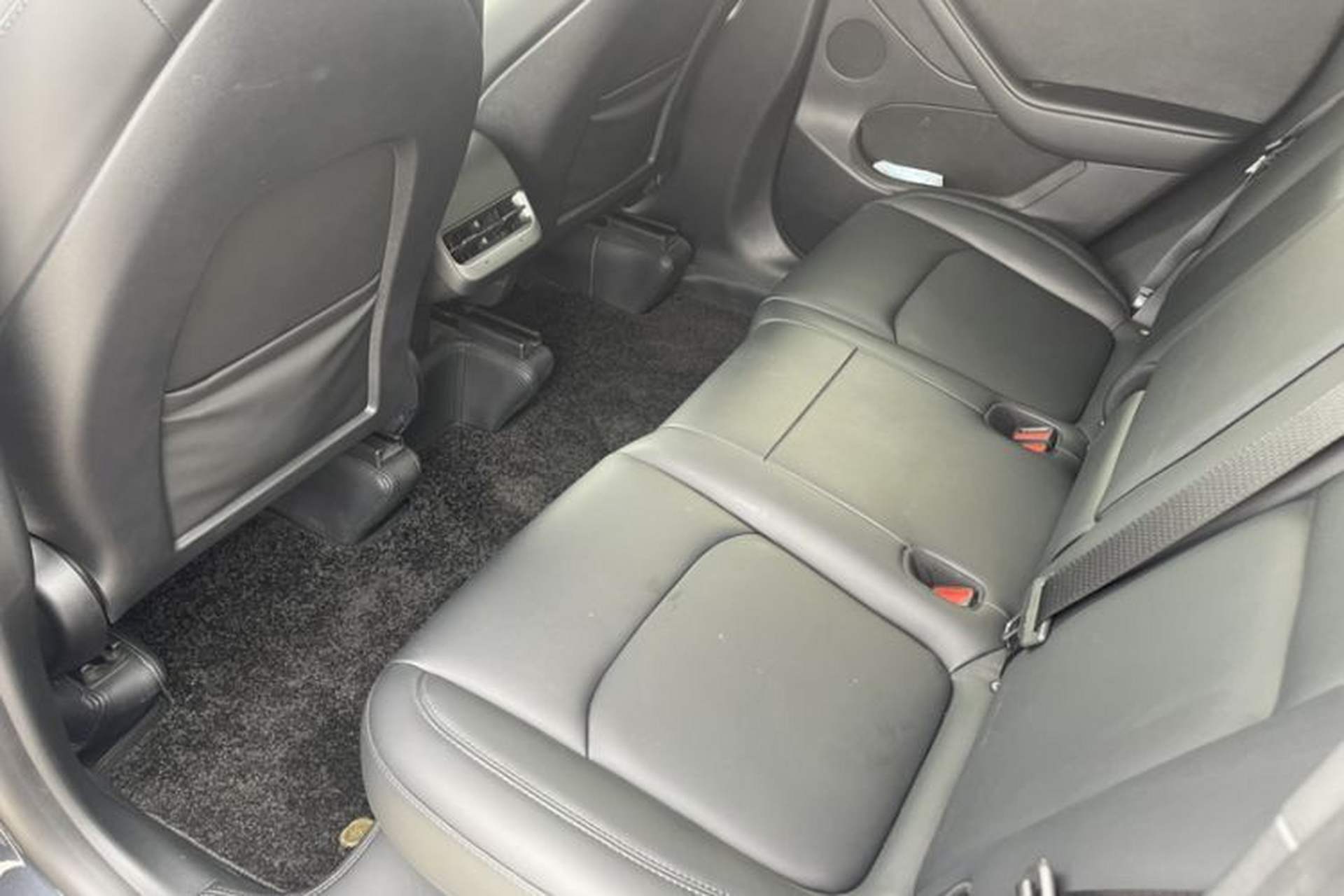 Used Tesla Model Y 2024 Rear-Wheel-Drive Version Interior 4