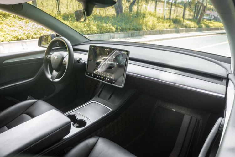 Used Tesla Model Y 2024 Rear-Wheel-Drive Version Interior 4