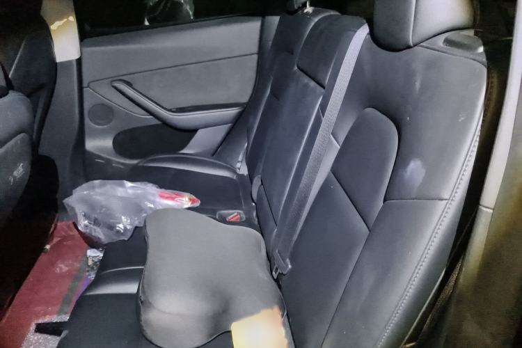 Used Tesla Model Y 2024 Rear-Wheel-Drive Version Interior 4