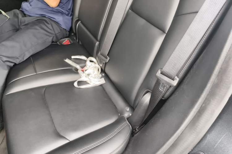 Used Tesla Model Y 2024 Rear-Wheel-Drive Version Interior 4